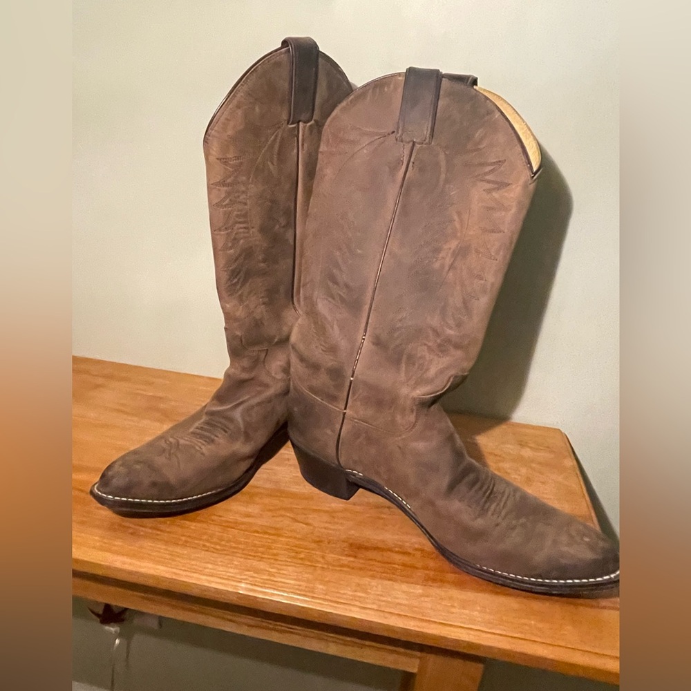 Women’s Justin boots size 10